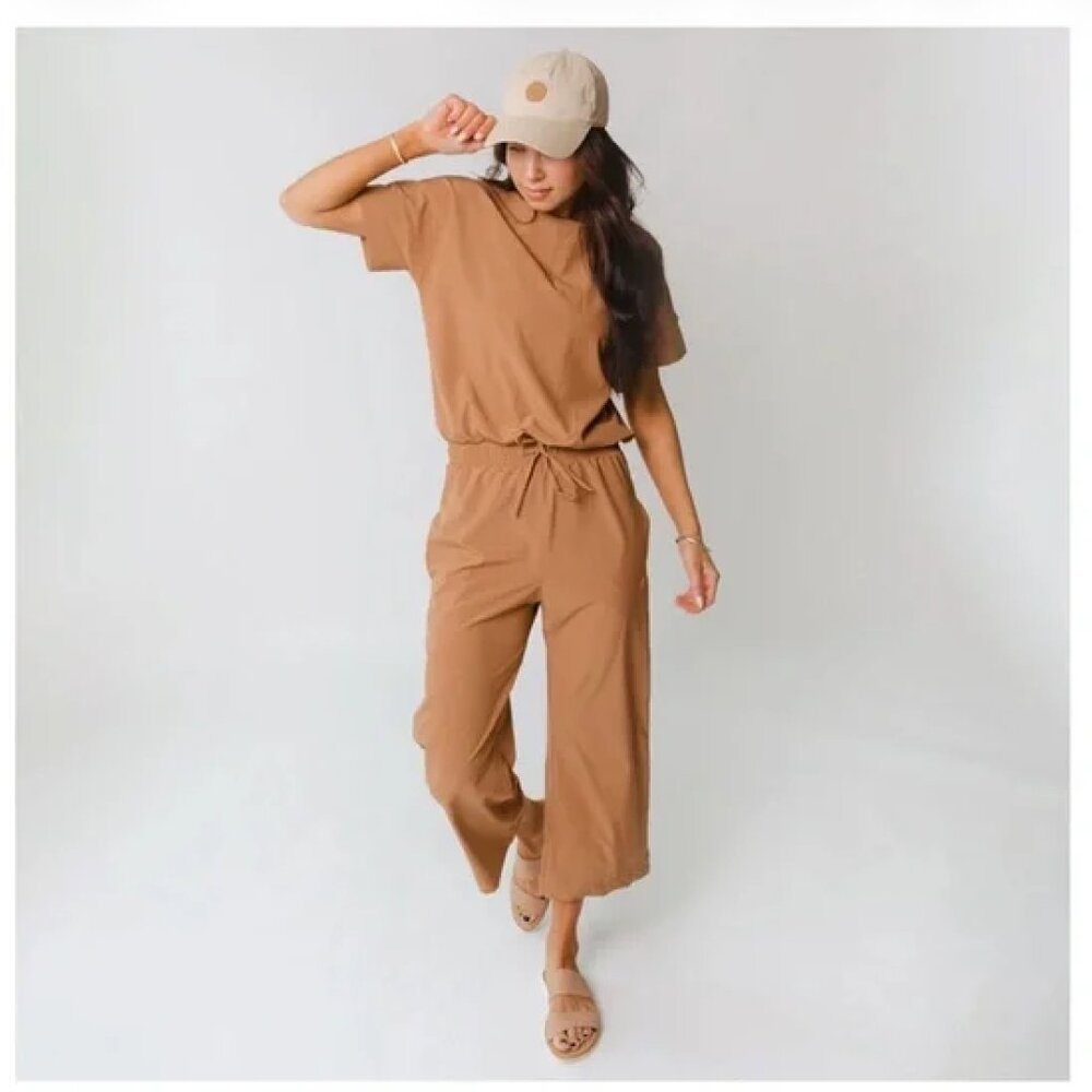 Albion Fit Sand Wide Leg Jumpsuit Size Small